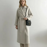 Emīlija Riga™ - Elegants vilnas mētelis ar jostu